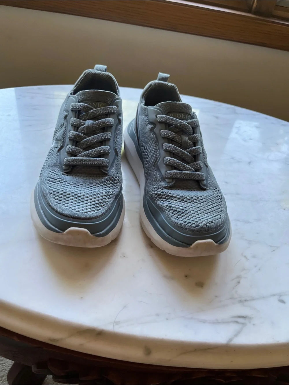 Vionic Men's Light Gray Knit Athletic Sneakers